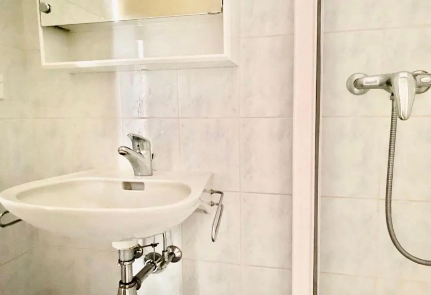 1.5-Zimmer-Wohnung mit Swimmingpool zu vermieten - Foto 4 von 5