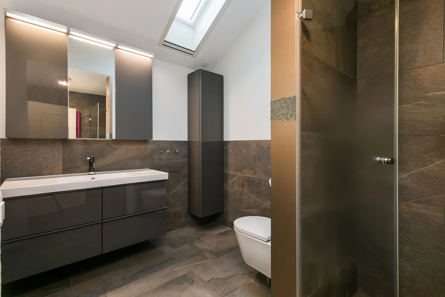 RIDUZIONE DEL PREZZO - Proprietà equestre compatta con un'alta qualità di vita per te e i tuoi cavalli - Foto 8 di 11