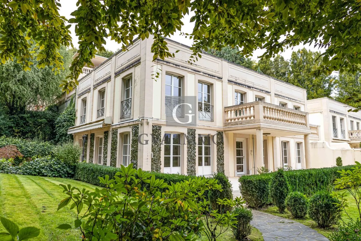 Elegant Private Hotel with private garden and indoor pool - Photo 1 of 22