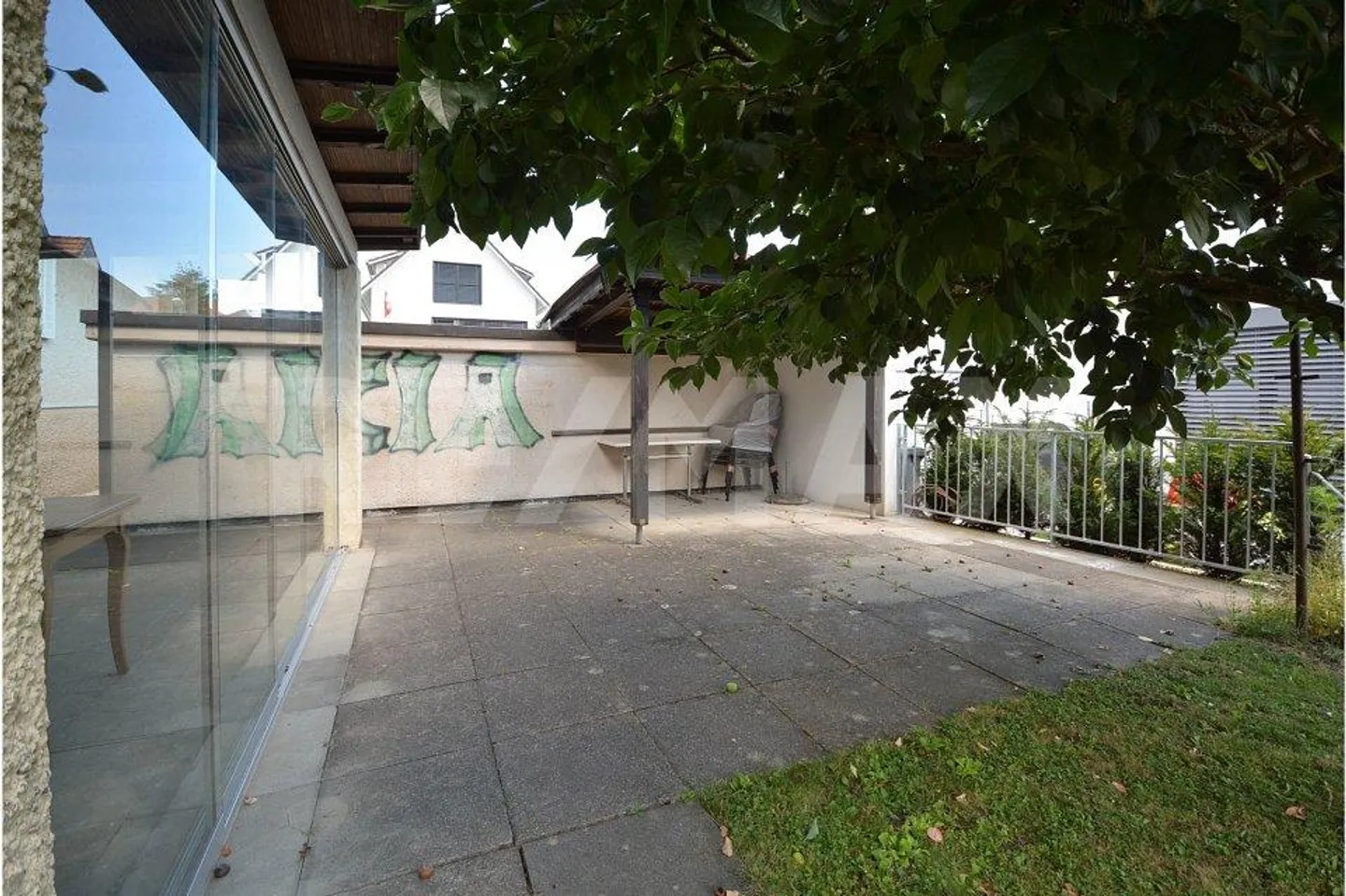 Detached two-family house with spacious garden - Photo 12 of 13