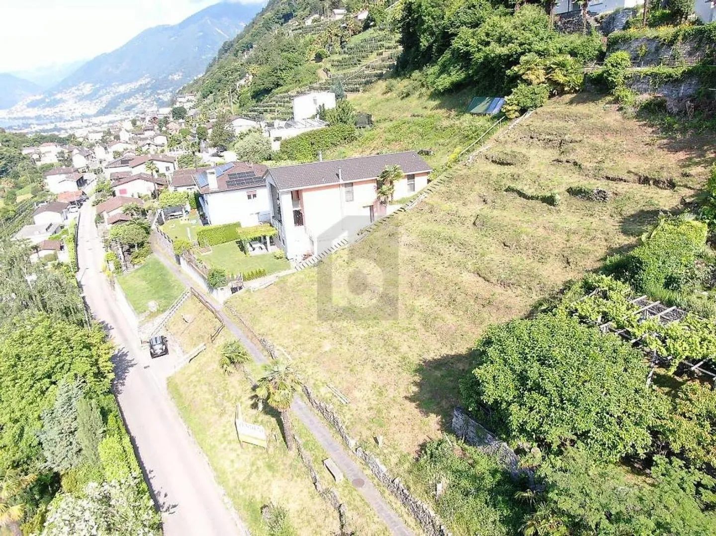 Terreno soleggiato con vista - Foto 4 di 6