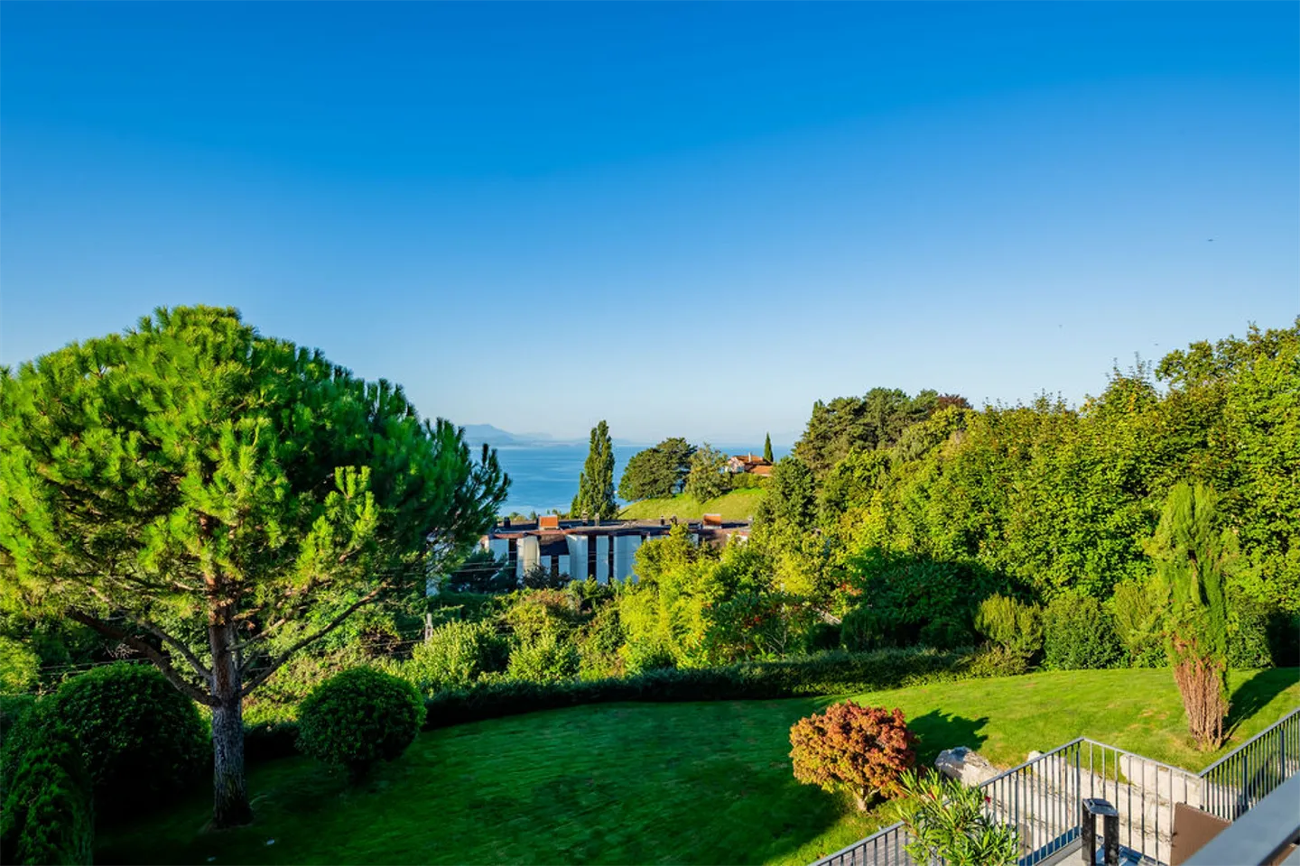Zu vermieten! 4,5 Zimmer mit einer magnifizierten Terrasse von 80m2 - Foto 4 von 6