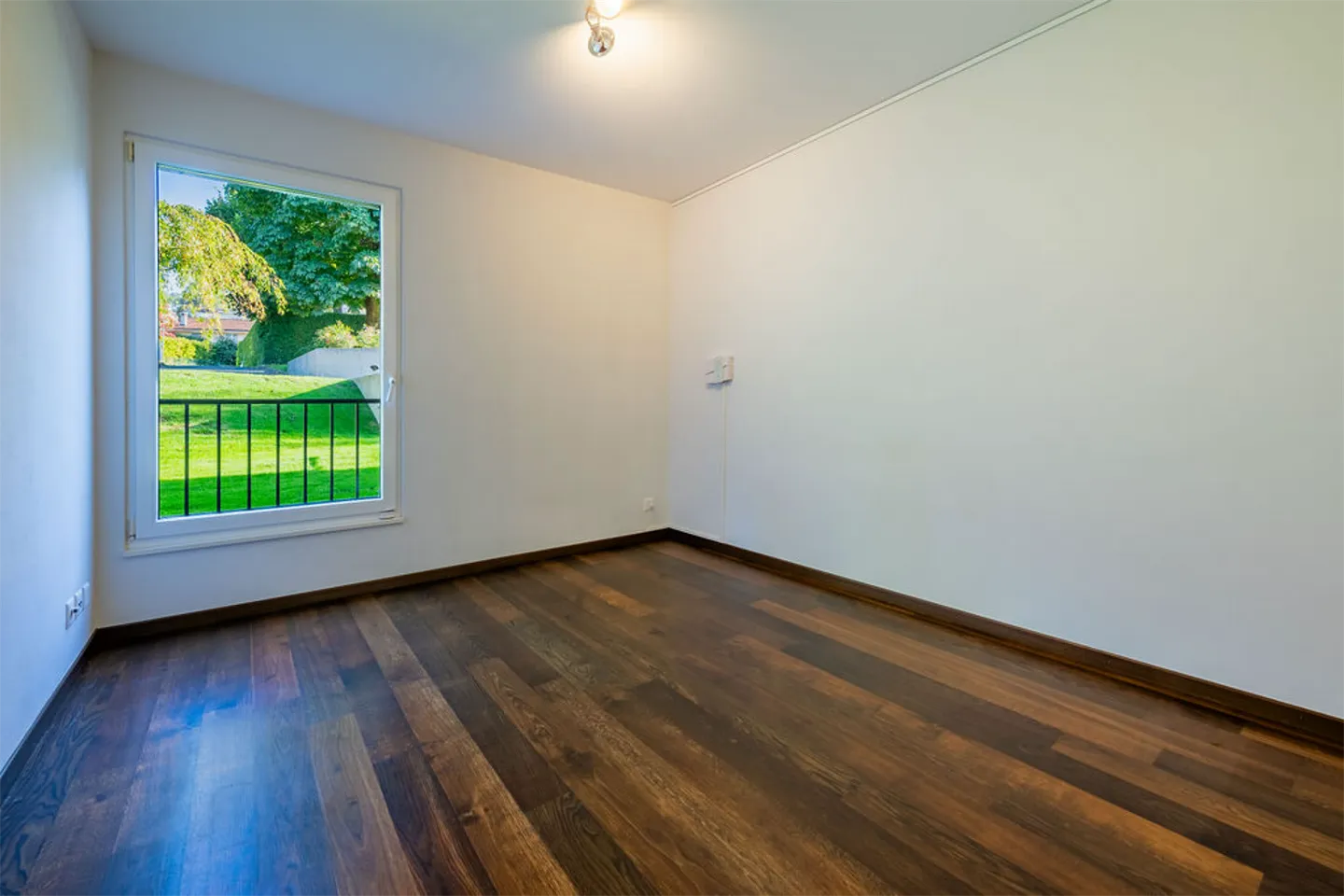 Zu vermieten! 4,5 Zimmer mit einer magnifizierten Terrasse von 80m2 - Foto 5 von 6