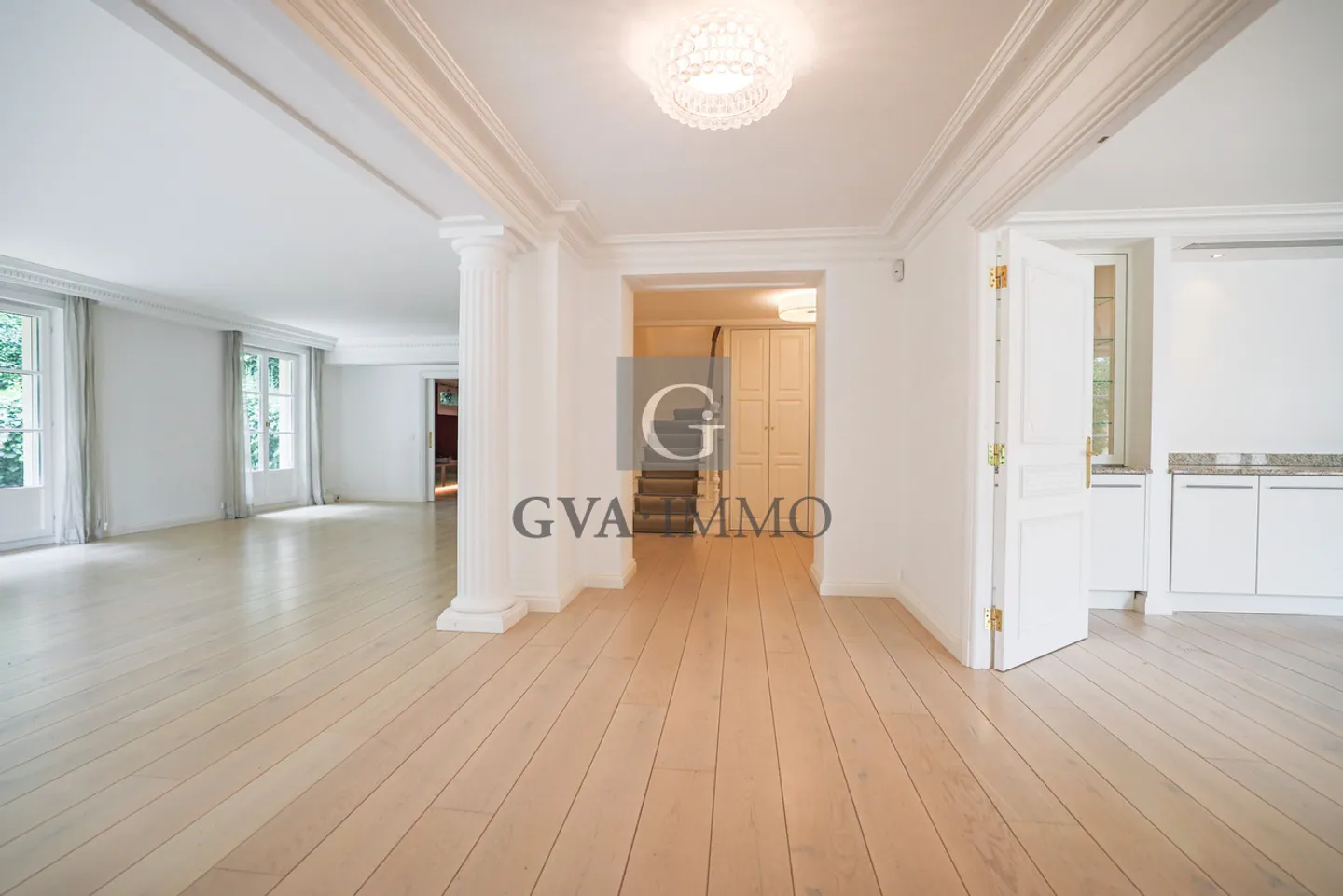 Elegant Private Hotel with private garden and indoor pool - Photo 7 of 22