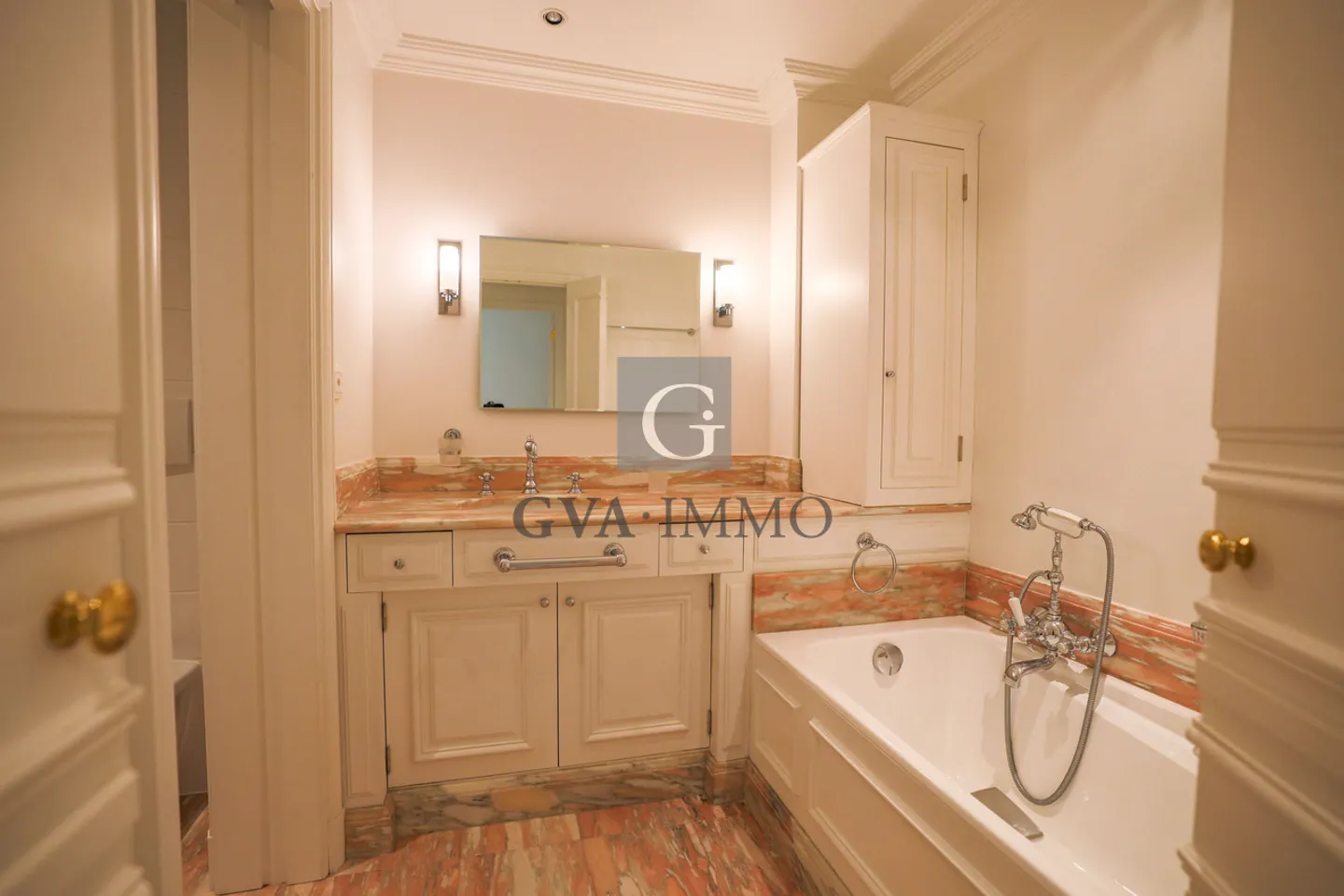 Elegant Private Hotel with private garden and indoor pool - Photo 20 of 22