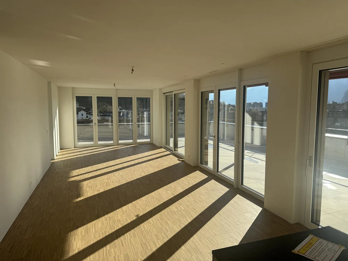 4.5 Zimmer Attikawohnung mit Aussicht Erstbezug - Foto 3 von 15