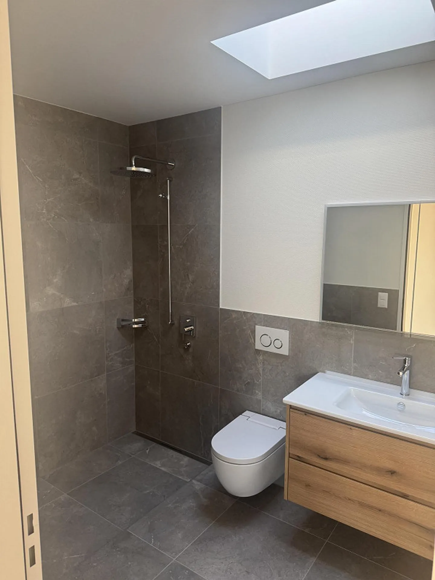 4.5 Zimmer Attikawohnung mit Aussicht Erstbezug - Foto 10 von 15