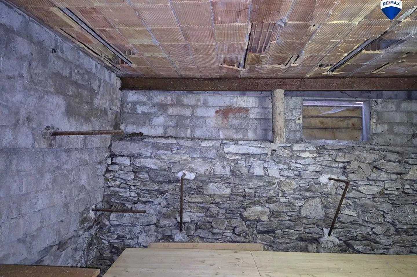 Alte Waschküche & 2-3 Parkplätze - Foto 3 von 5