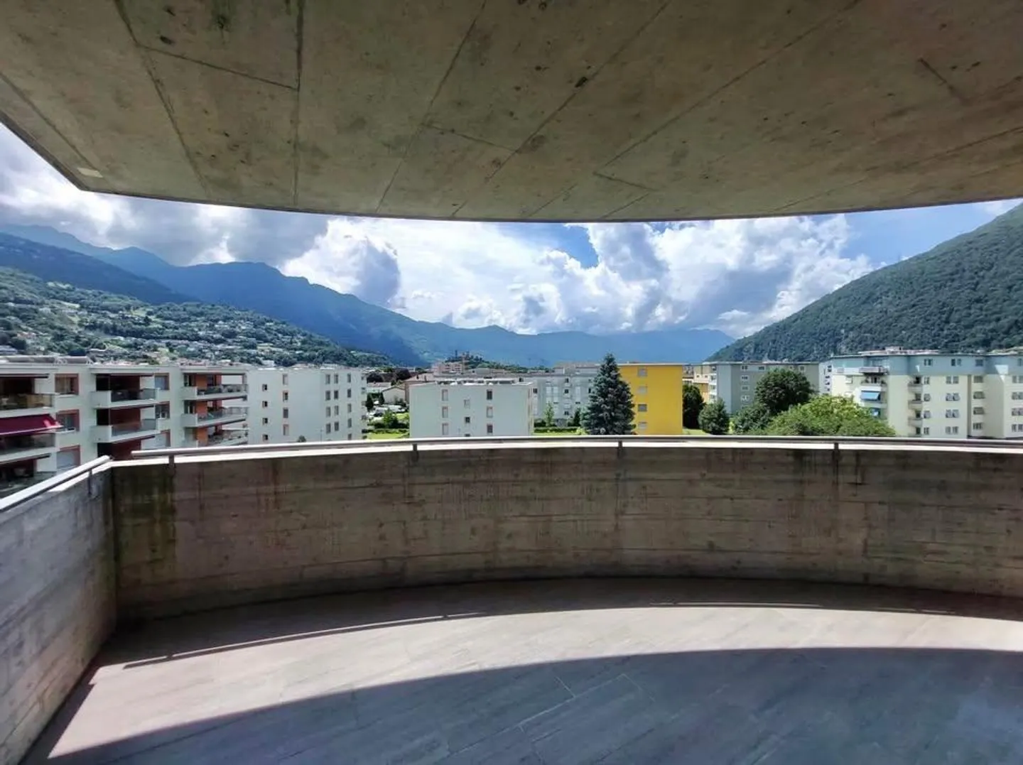Bellissimo e moderno appartamento in zona tranquilla - Foto 7 di 10