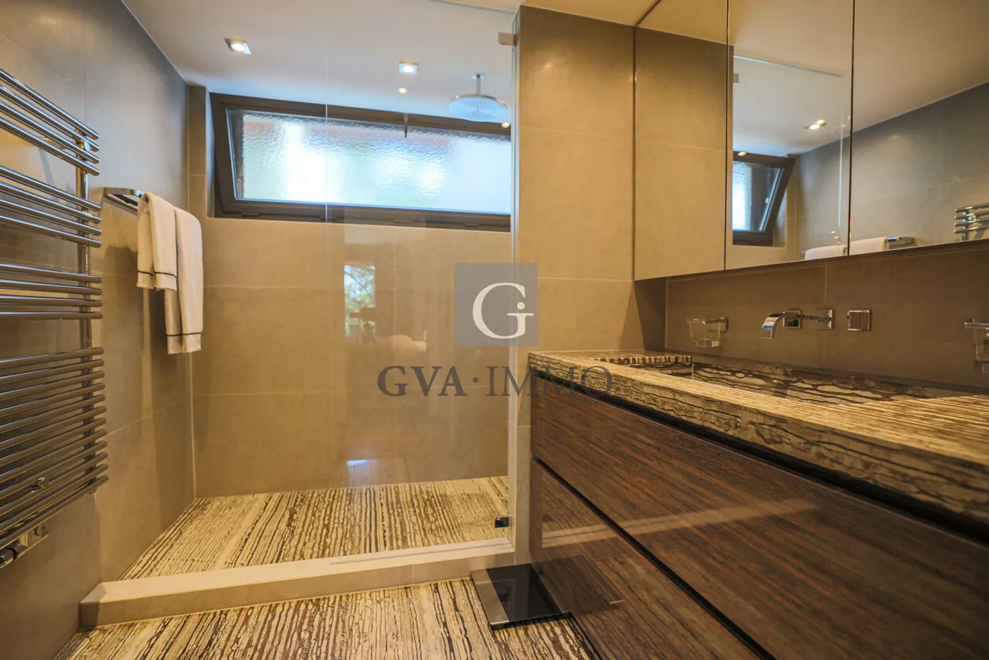 Wunderschöne Penthouse mit großen Terrassen im Herzen eines privaten Parks - Foto 6 von 7