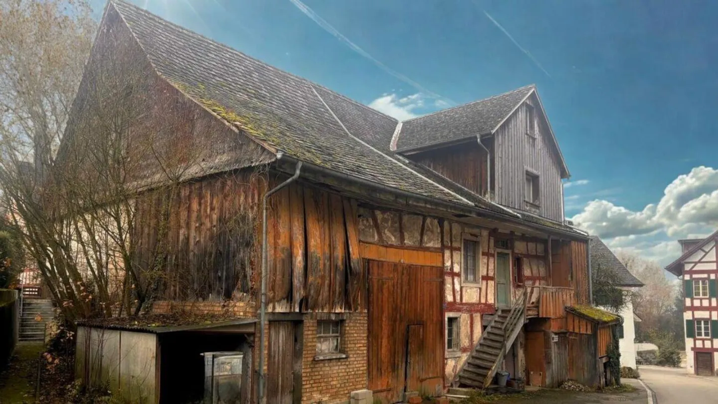 Where 500 Years of History Await Your Future! - Photo 1 of 2