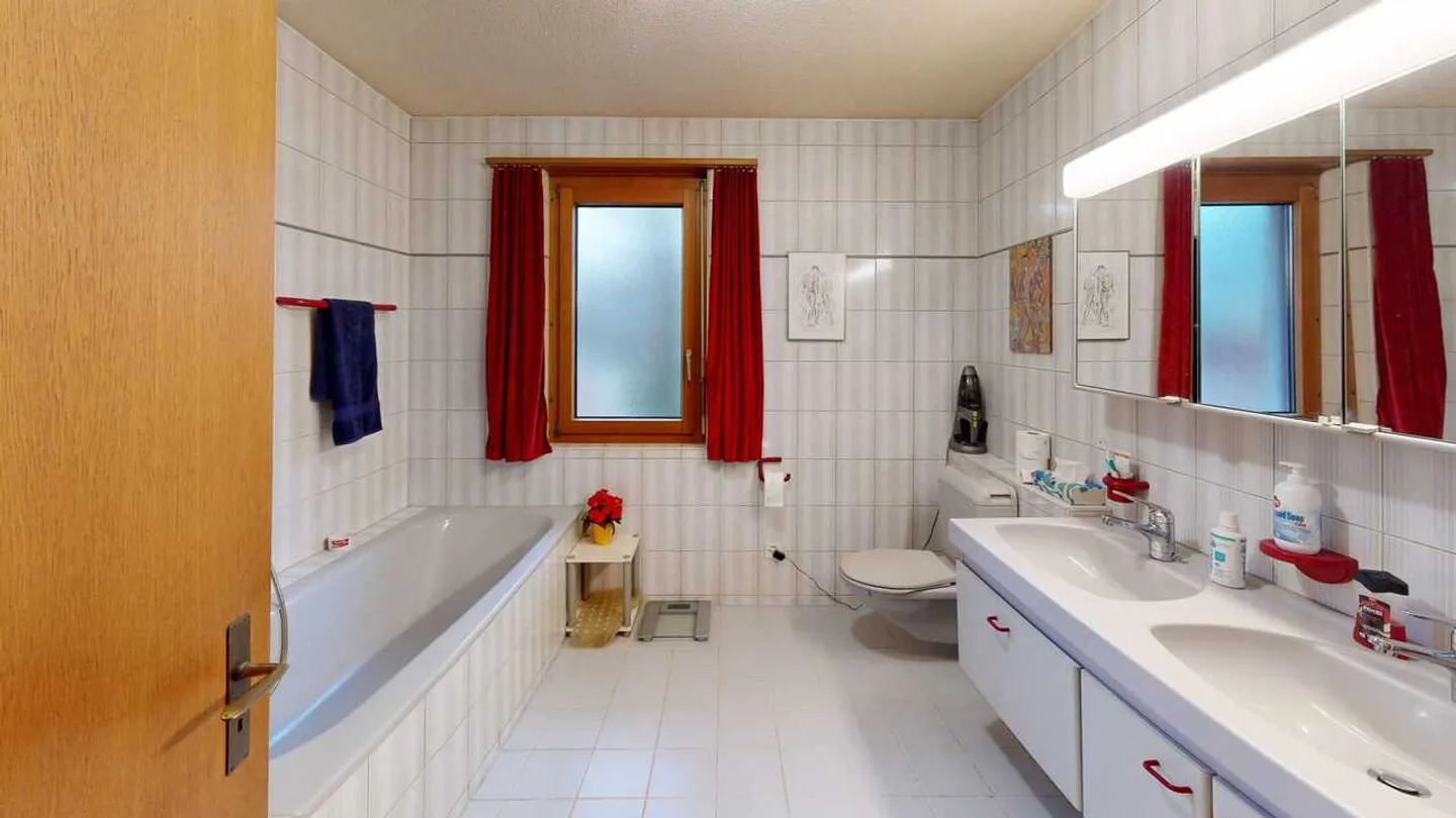 Vivere, Lavorare, Sviluppare: Edificio residenziale e commerciale con riserva di terreno - Foto 7 di 12