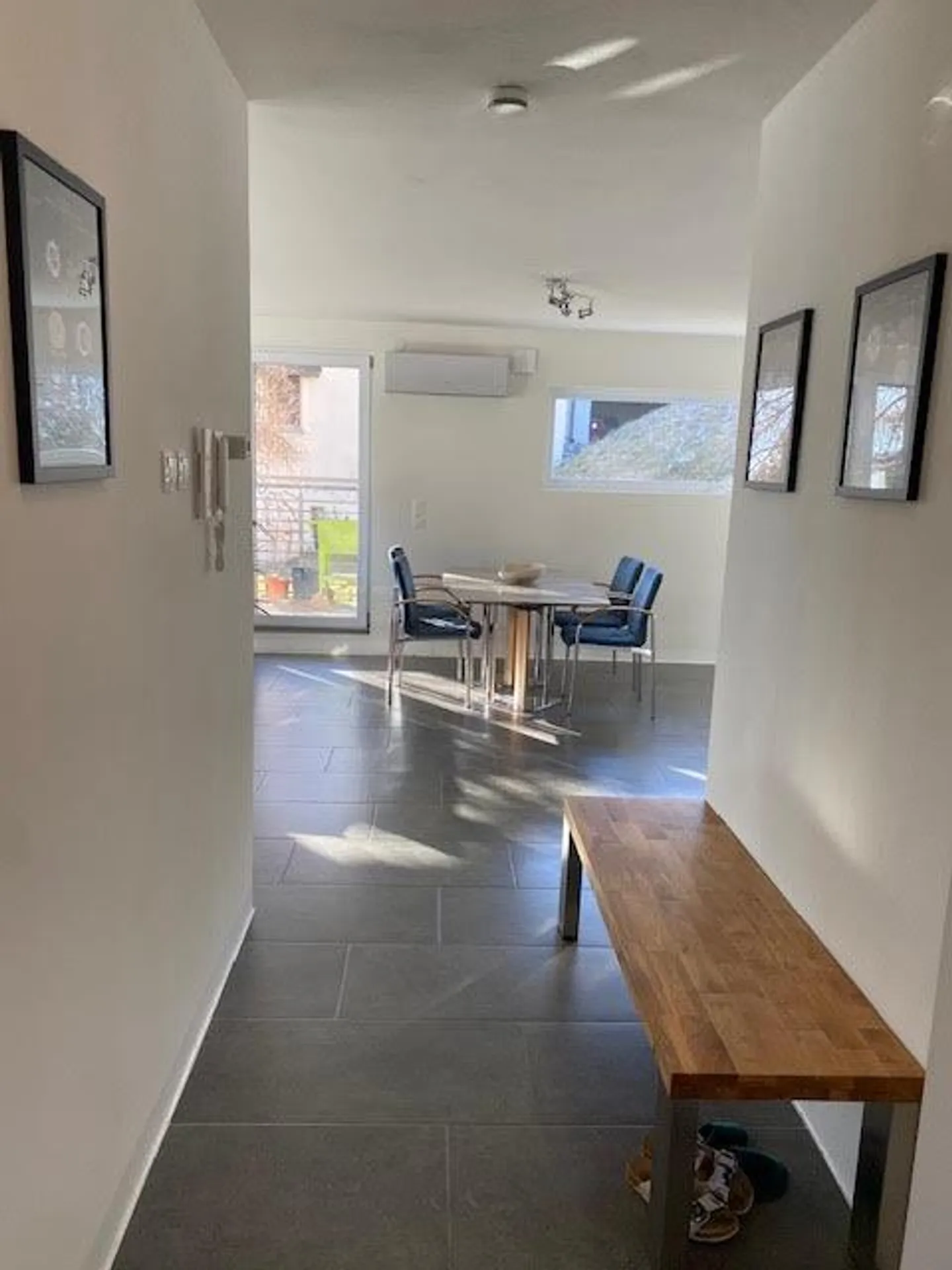 Modern 4.5-Room Apartment - Photo 2 of 12