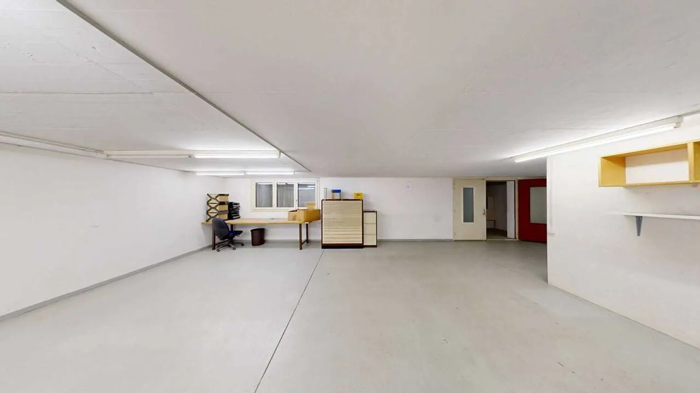 Vivere, Lavorare, Sviluppare: Edificio residenziale e commerciale con riserva di terreno - Foto 10 di 12