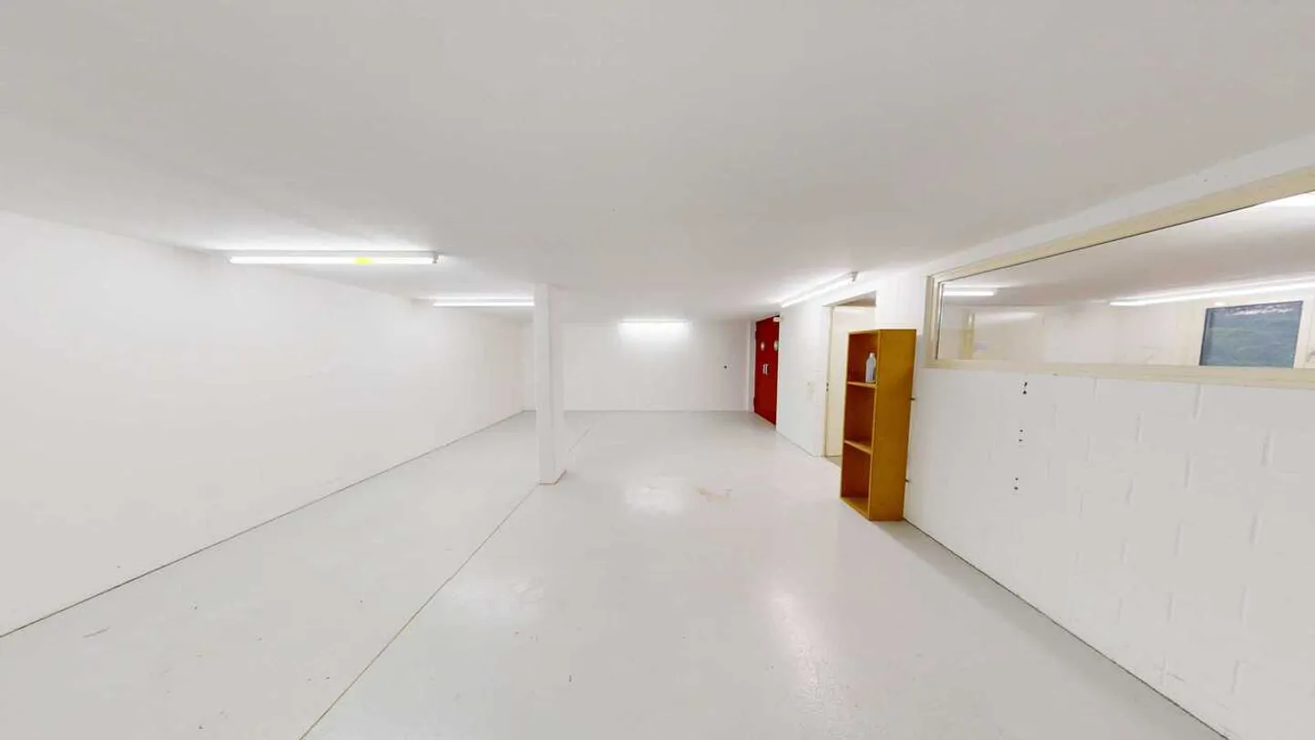 Vivere, Lavorare, Sviluppare: Edificio residenziale e commerciale con riserva di terreno - Foto 11 di 12