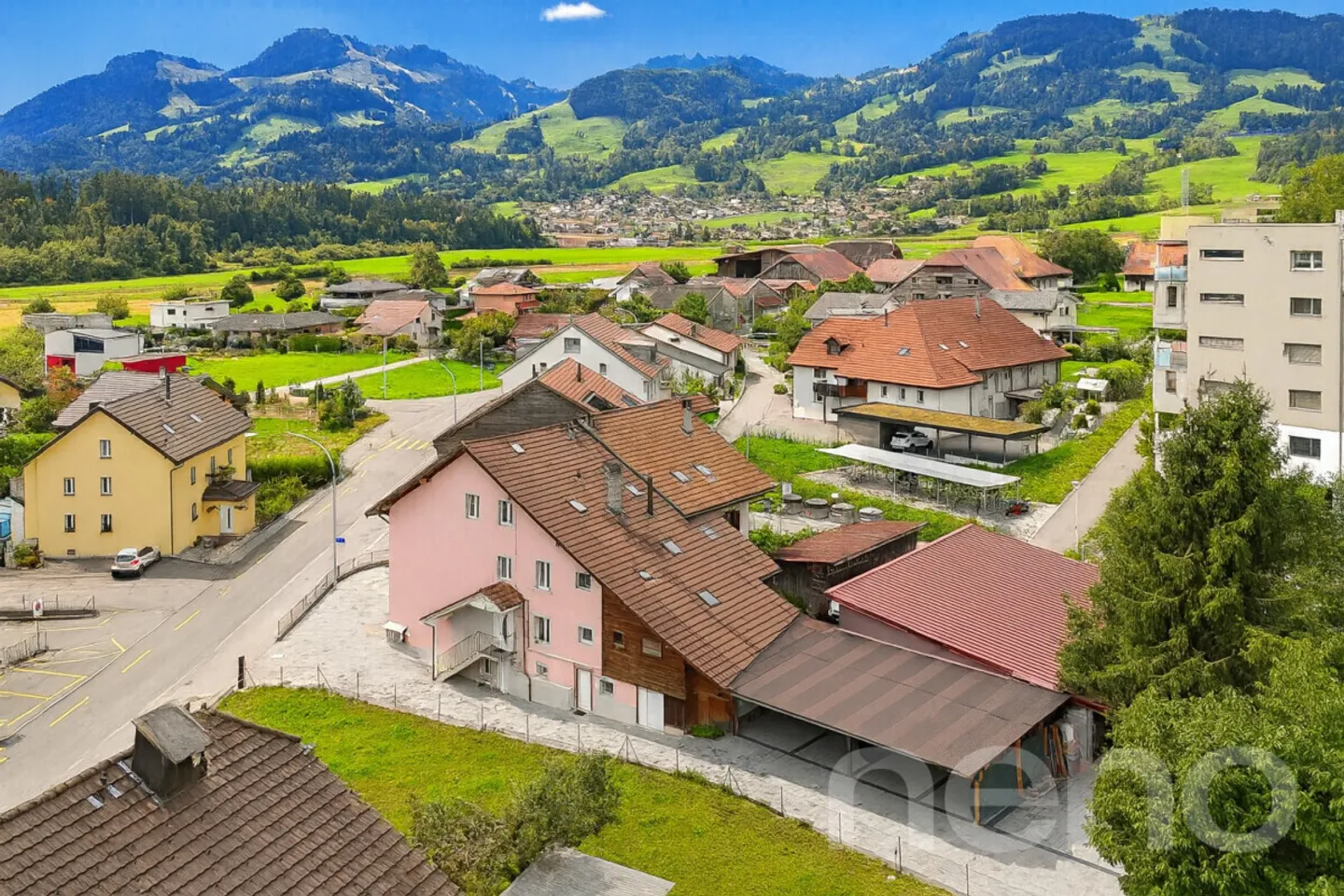 «IMMEUBLE DE RENDEMENT RÉNOVÉ, AU CALME, PROCHE DE BULLE EN PLEIN ESSOR» - Photo 3 sur 13