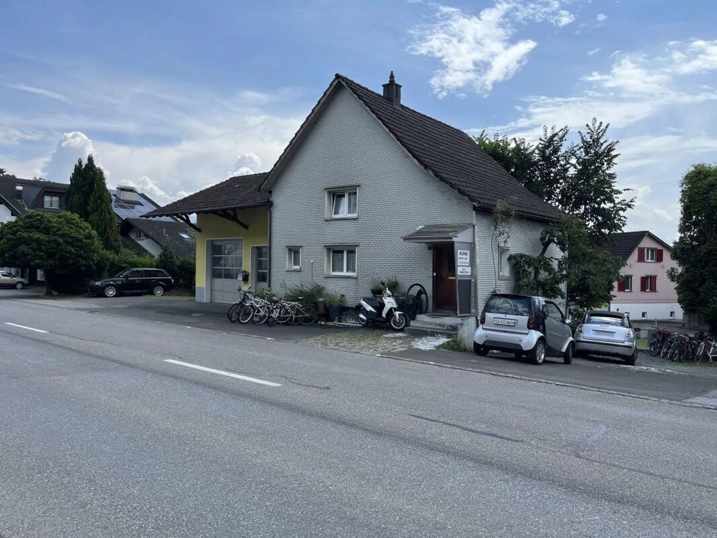 Autogarage mit Wohnhaus - Foto 2 von 7