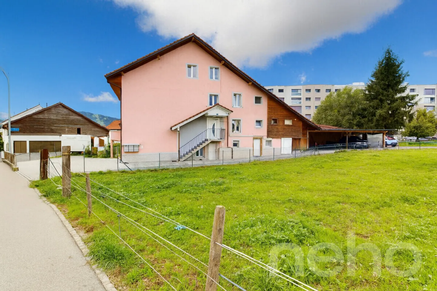 «IMMEUBLE DE RENDEMENT RÉNOVÉ, AU CALME, PROCHE DE BULLE EN PLEIN ESSOR» - Photo 2 sur 13