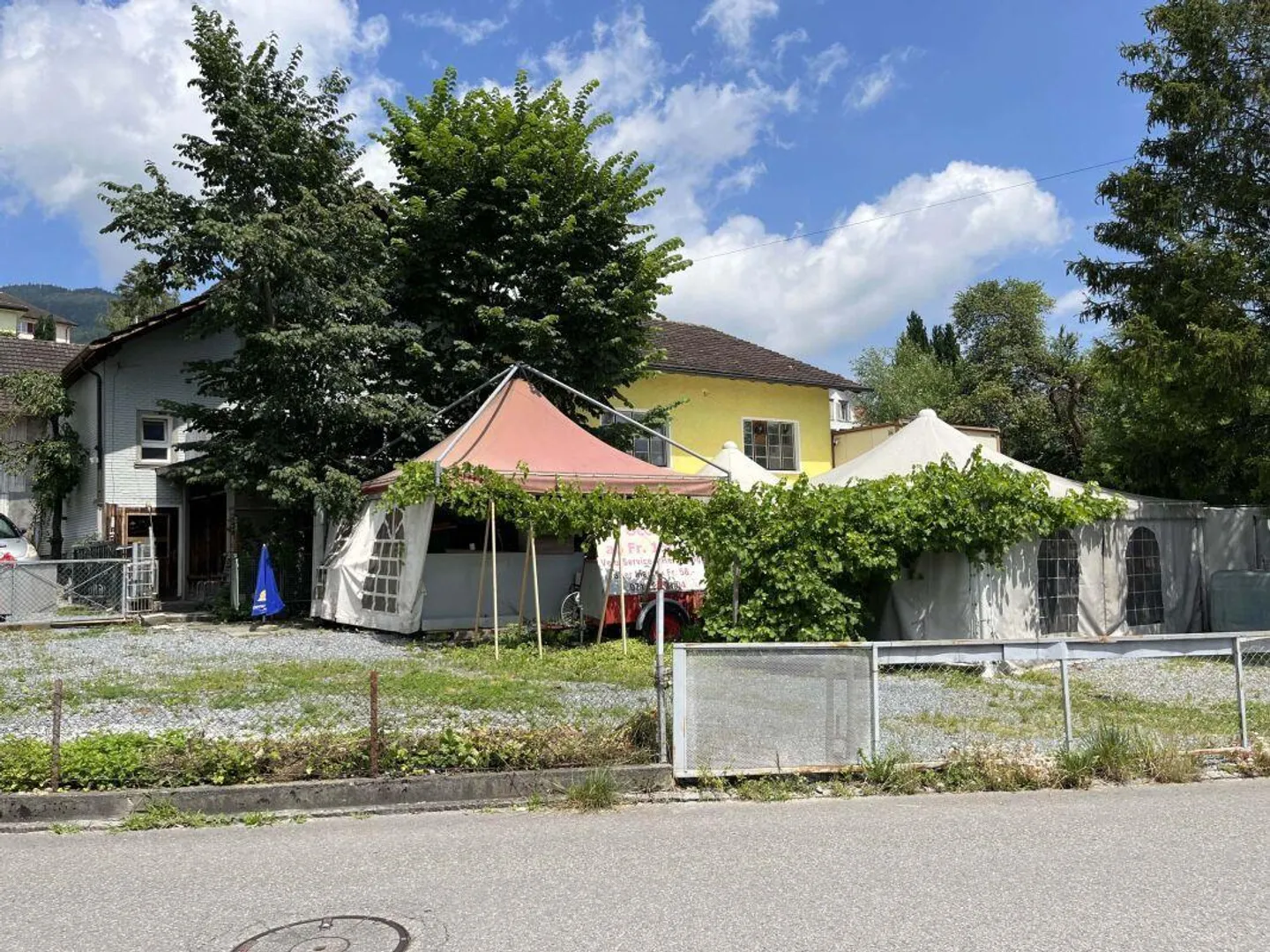 Autogarage mit Wohnhaus - Foto 3 von 7