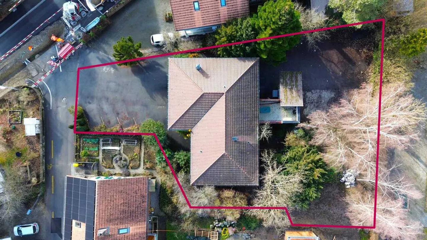 Vivere, Lavorare, Sviluppare: Edificio residenziale e commerciale con riserva di terreno - Foto 12 di 12