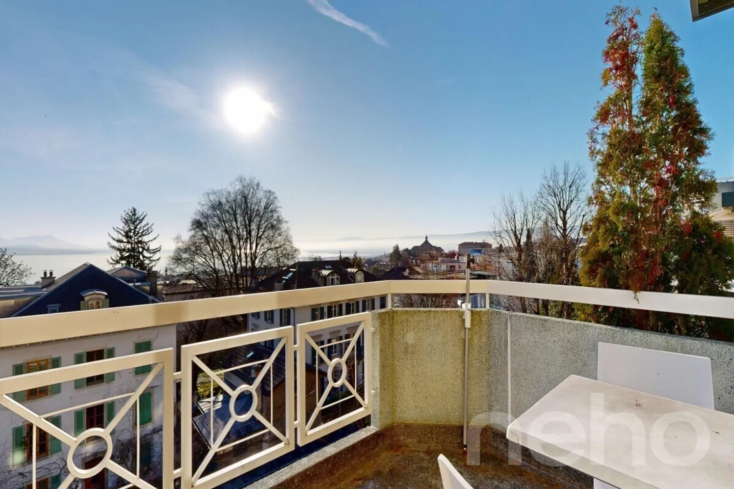 Appartement lumineux avec vue sur le lac - Photo 2 sur 12