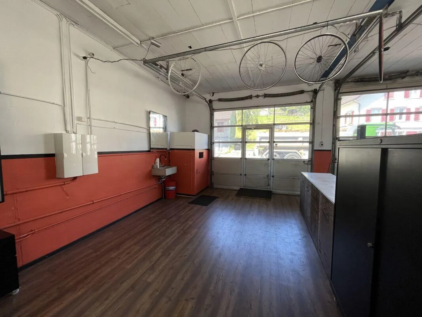 Autogarage mit Wohnhaus - Foto 7 von 7