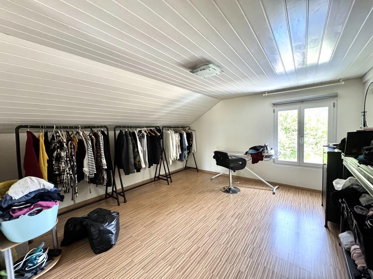 Casa unifamiliare di 5,5 stanze con molto spazio circostante - Foto 6 di 9