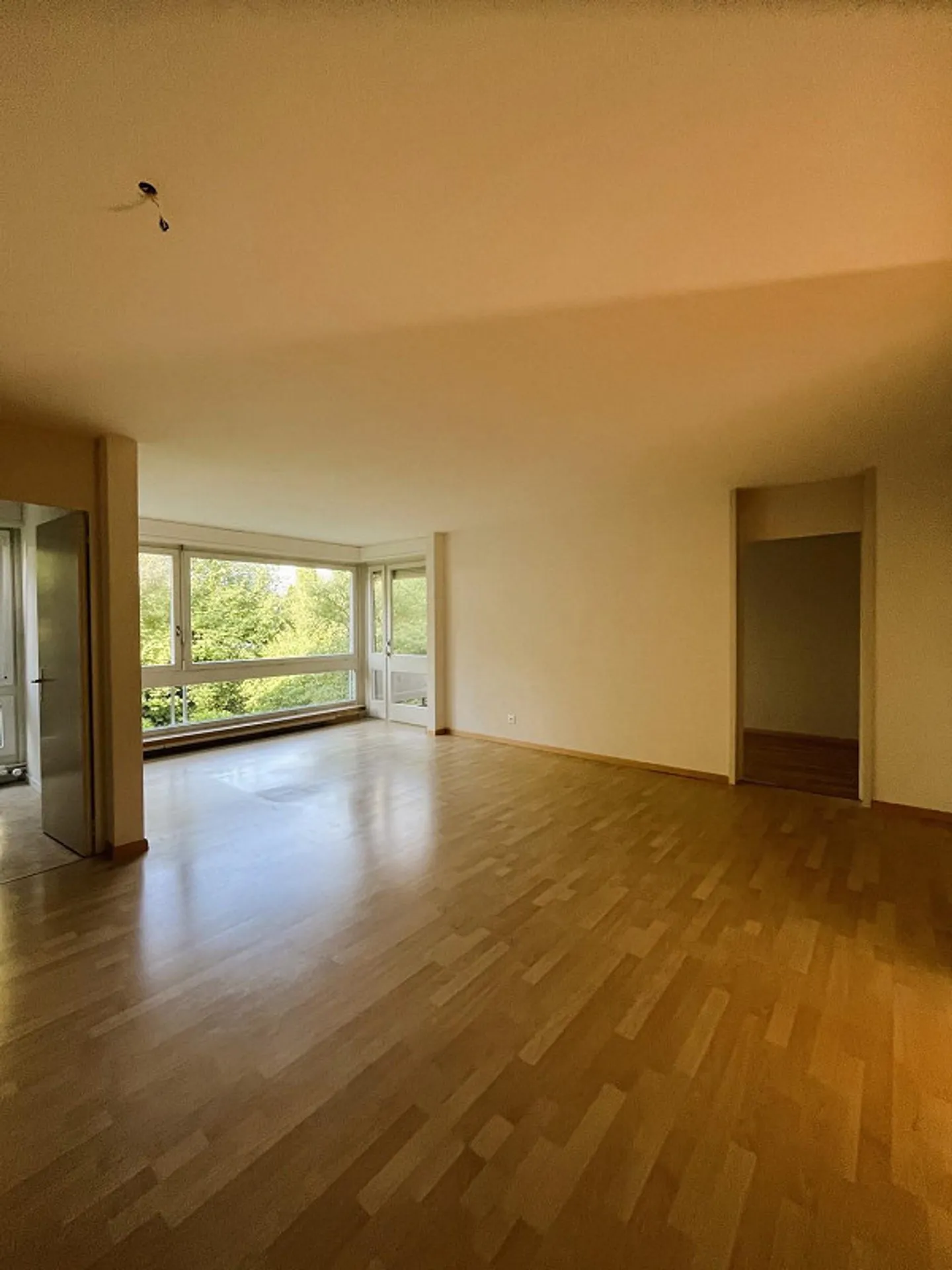 Sunny 4-room apartment for rent in Steffisburg! - Photo 2 of 8