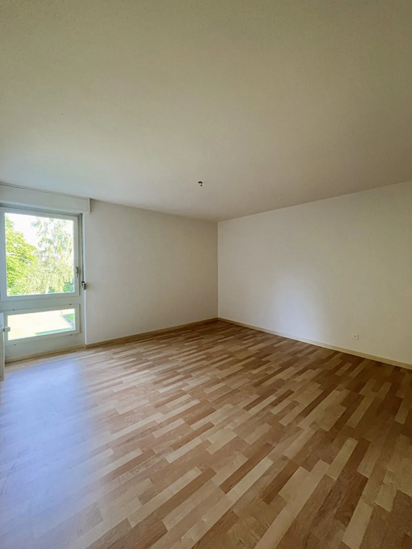 Sunny 4-room apartment for rent in Steffisburg! - Photo 3 of 8