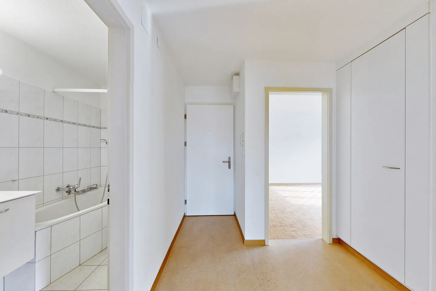 Light-flooded apartment in a central location - Photo 6 of 11