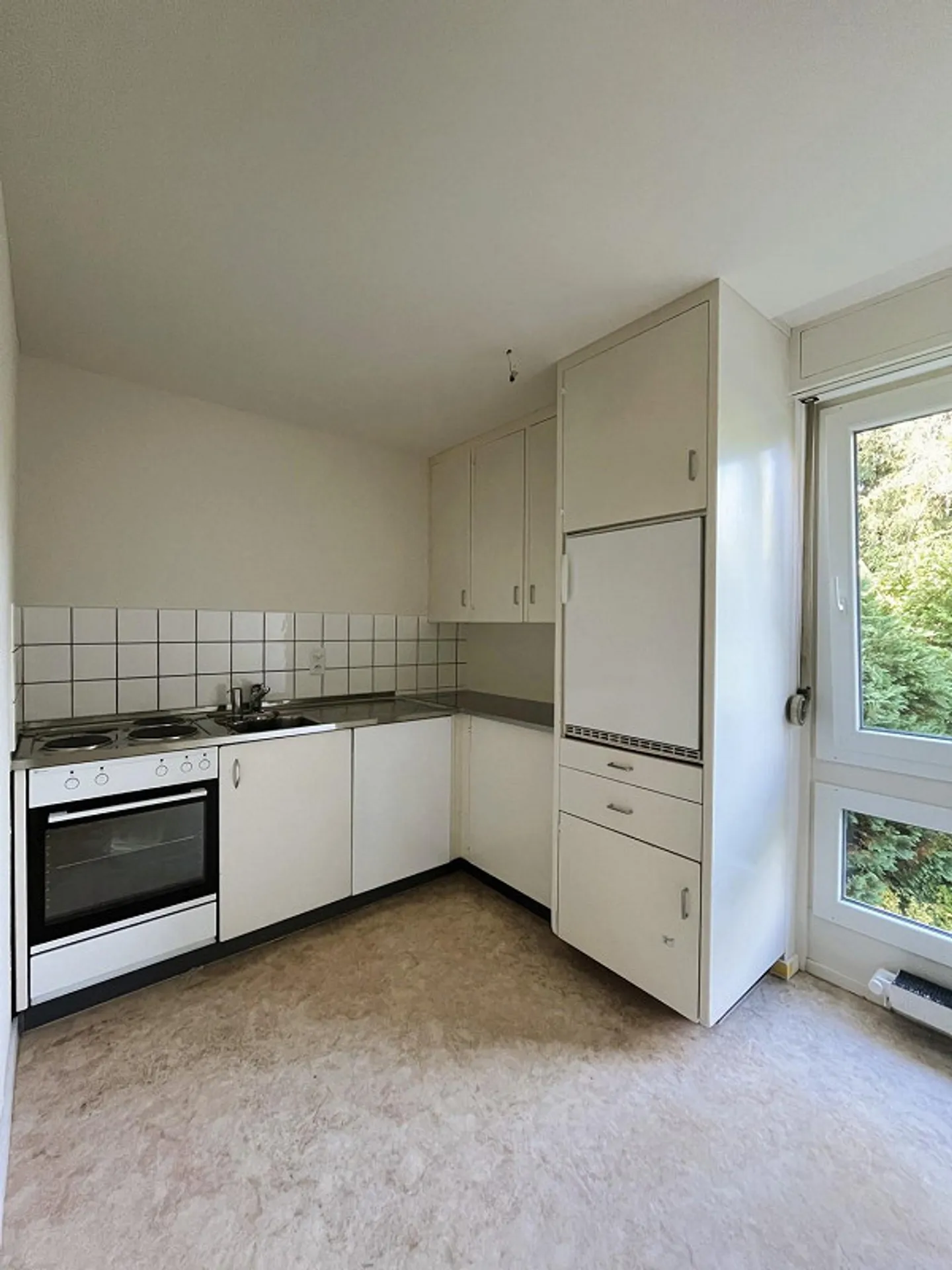 Sunny 4-room apartment for rent in Steffisburg! - Photo 7 of 8