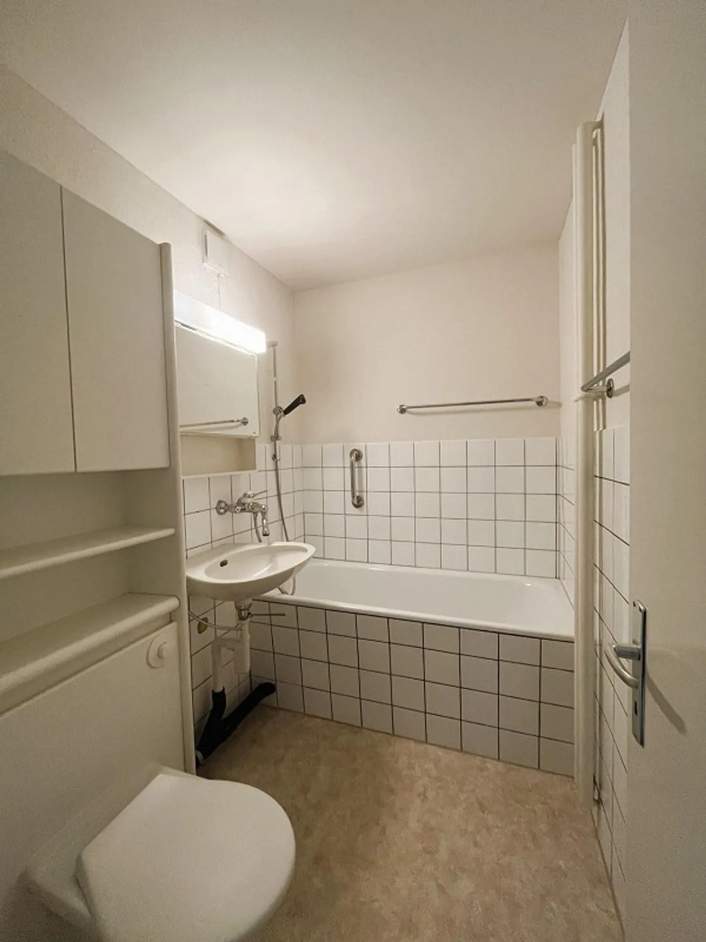 Sunny 4-room apartment for rent in Steffisburg! - Photo 8 of 8
