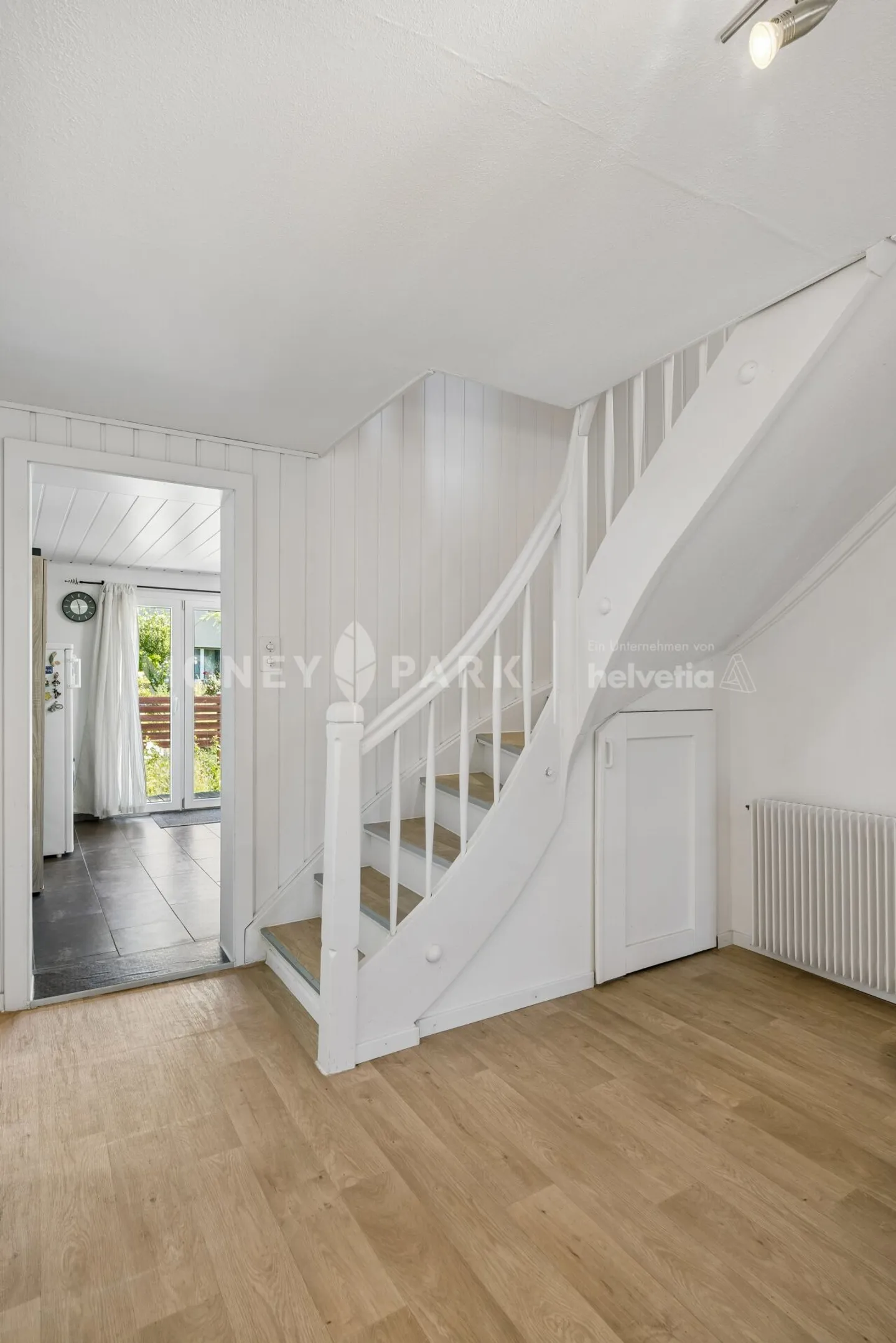 Maison individuelle charmante avec grande grange et beau jardin - Photo 6 sur 10