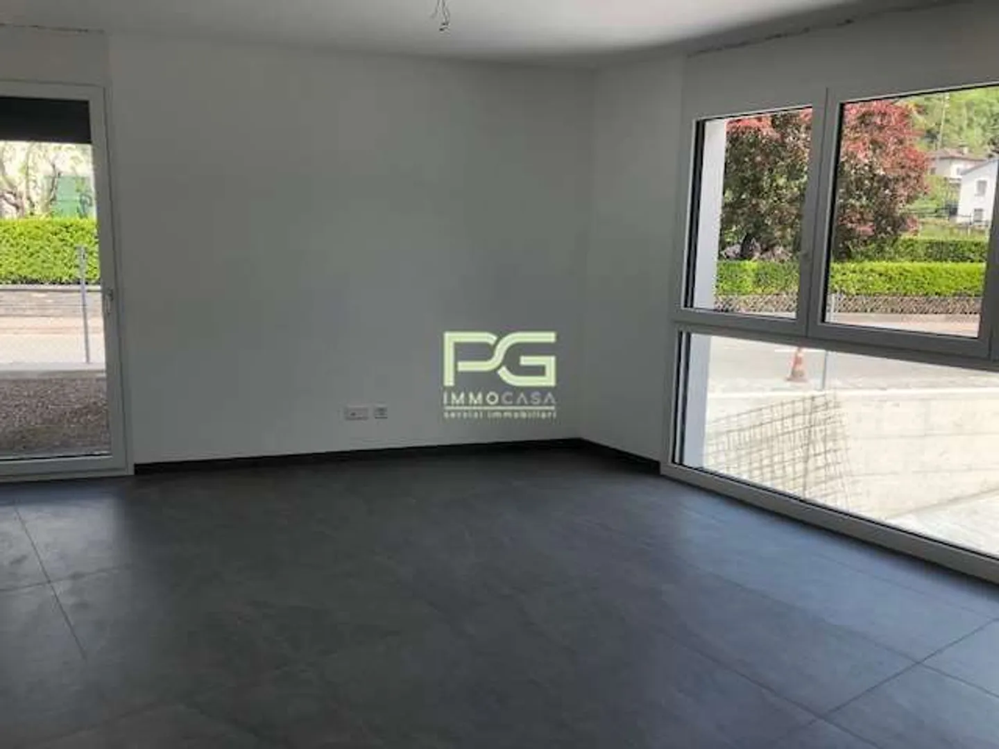 2.5-room apartment with garden - Photo 3 of 6