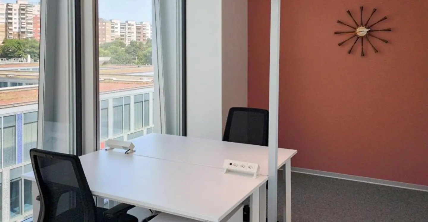 Maßgeschneiderte Büros für 3 Personen bei Spaces Quartier de l'Étang - Foto 1 von 10