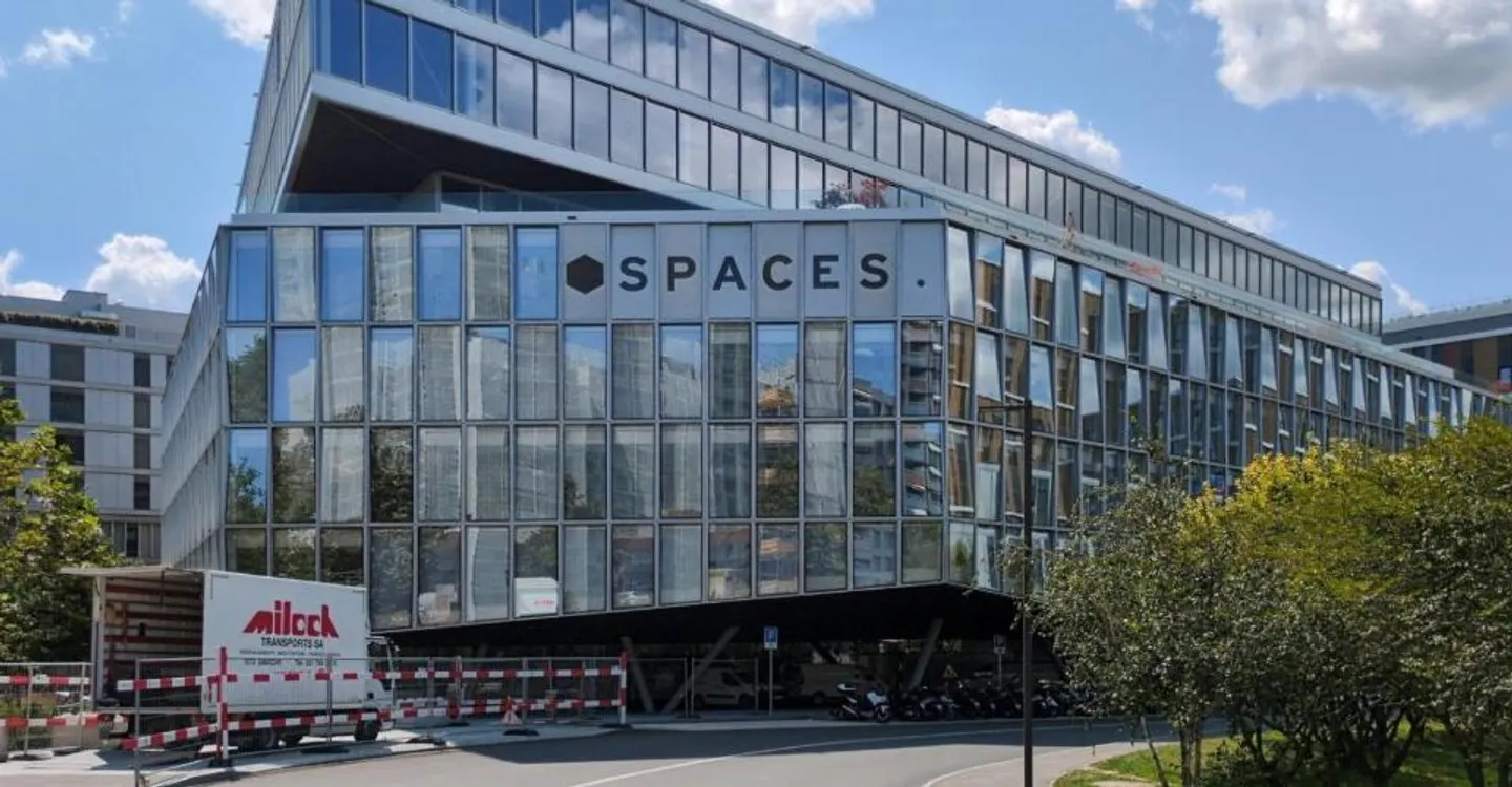 Maßgeschneiderte Büros für 3 Personen bei Spaces Quartier de l'Étang - Foto 2 von 10
