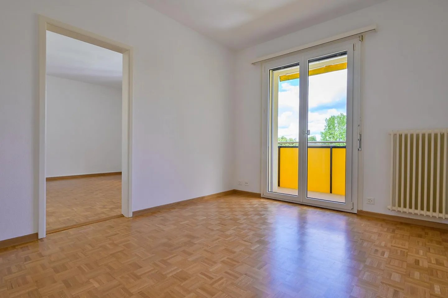 Appartement spacieux de 6 pièces - Photo 1 sur 4