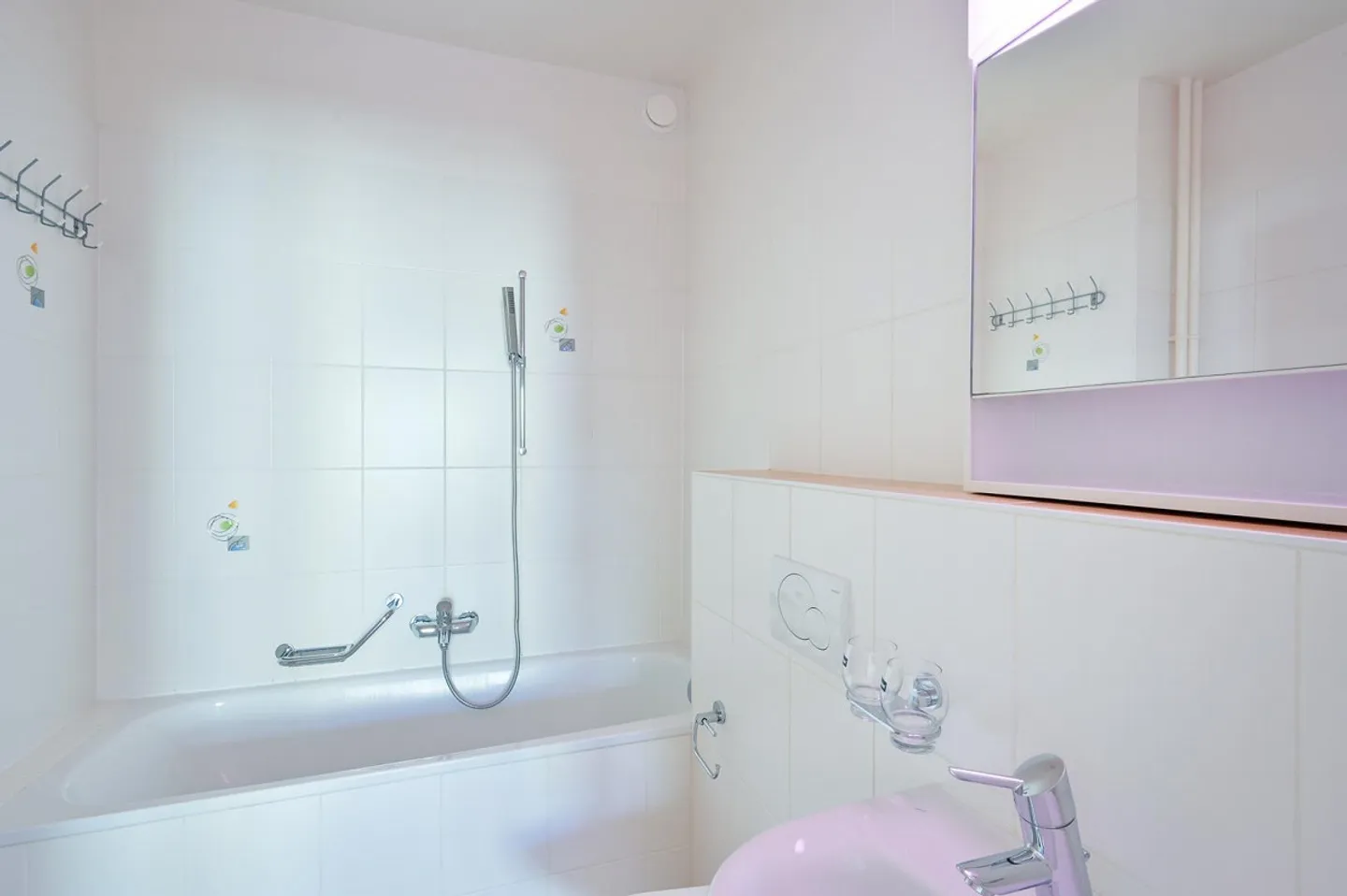 Appartement spacieux de 6 pièces - Photo 2 sur 4