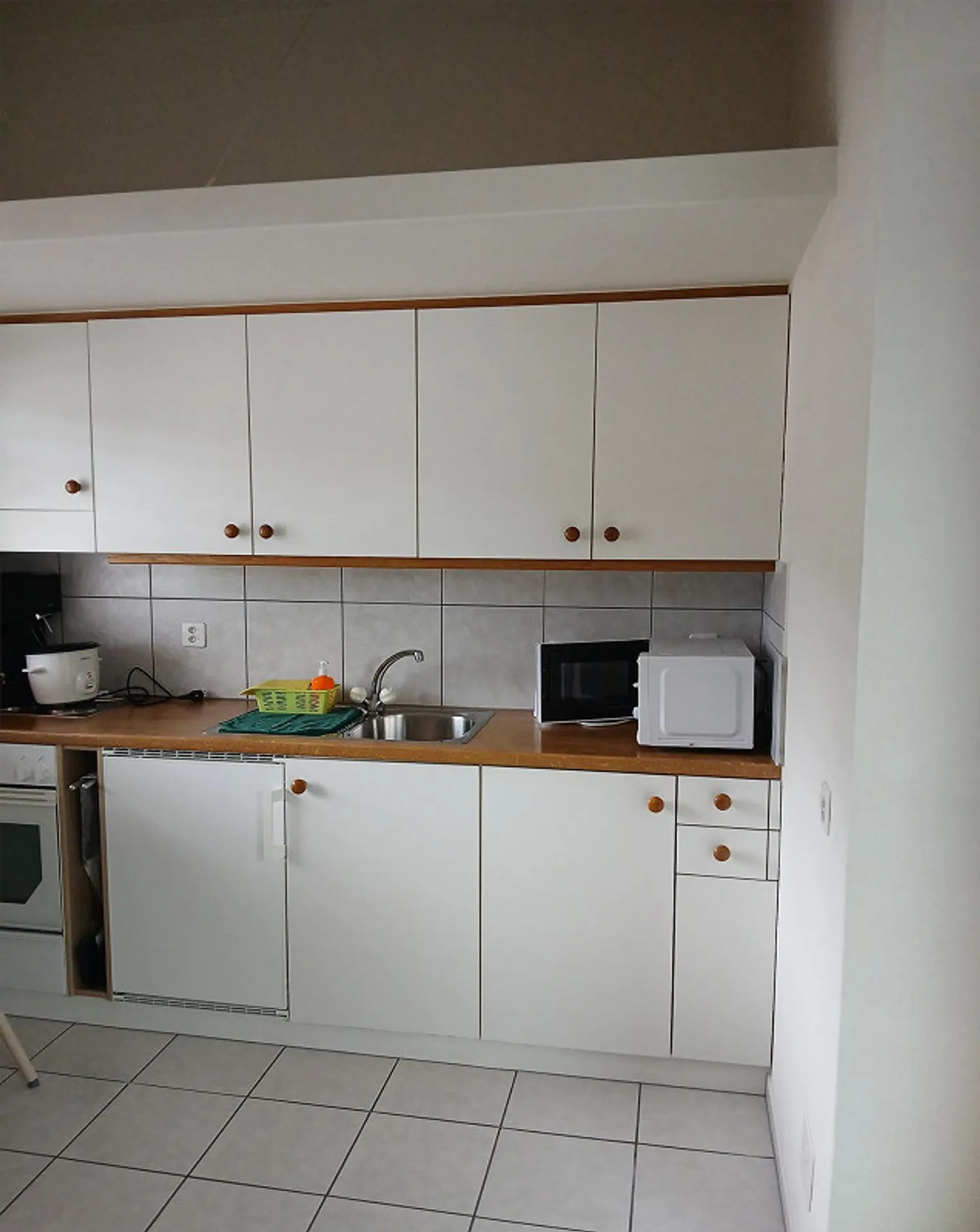 Möbliertes Studio mit Parkplatz - Foto 2 von 3
