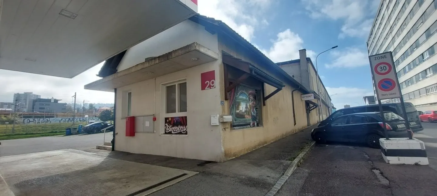 DA AFFITTARE - SPAZIO COMMERCIALE PER RISTORAZIONE / NEGOZIO - Foto 11 di 11