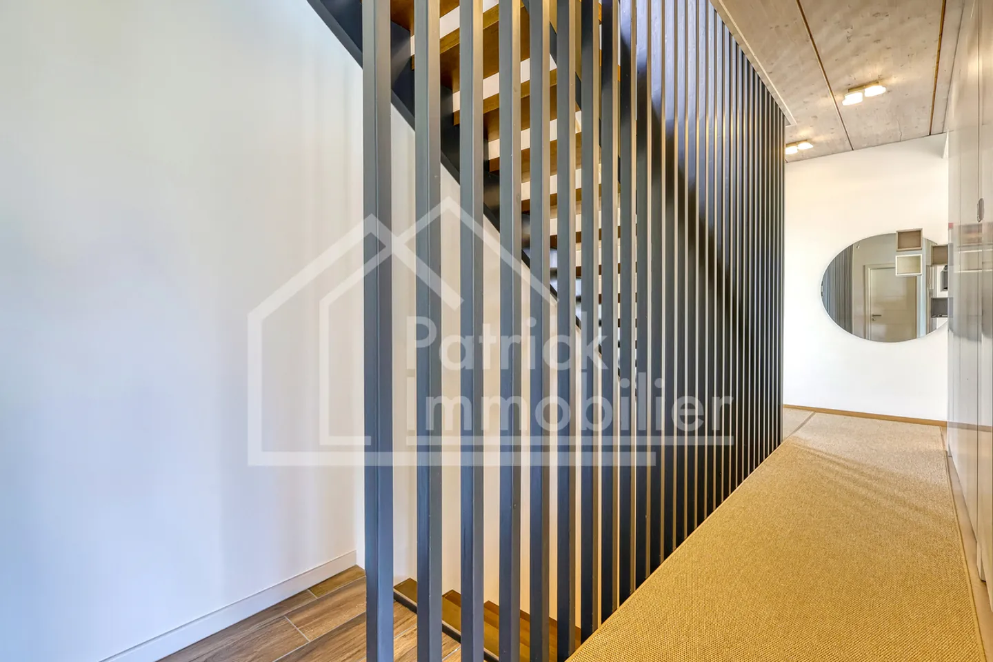 Exceptional contemporary property with panoramic view of the lake - Photo 6 of 14