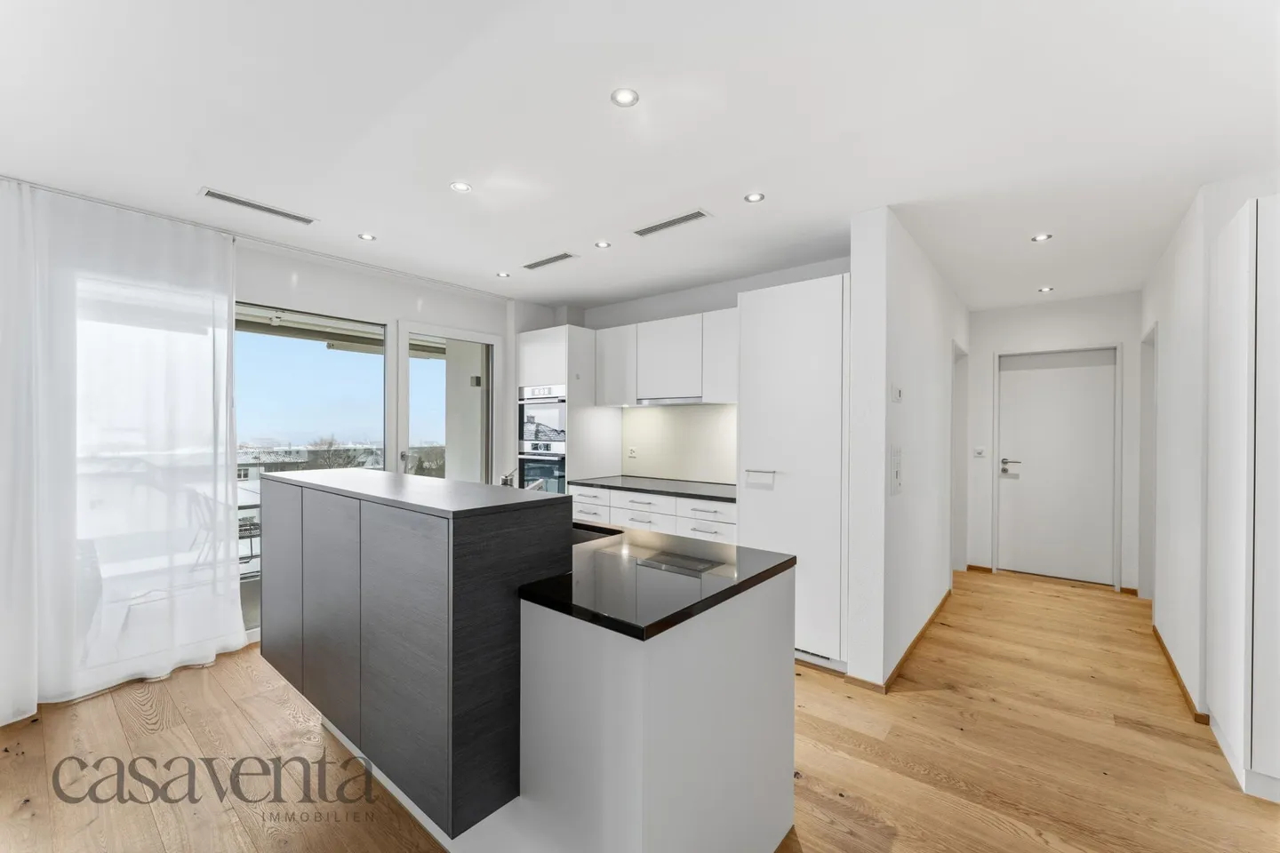 Exclusive Apartment with Stunning Views - Photo 4 of 14
