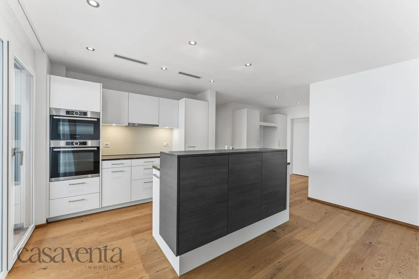 Exclusive Apartment with Stunning Views - Photo 5 of 14