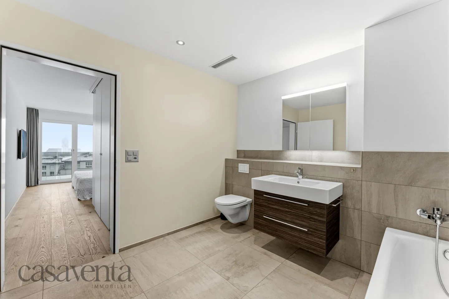 Exclusive Apartment with Stunning Views - Photo 8 of 14