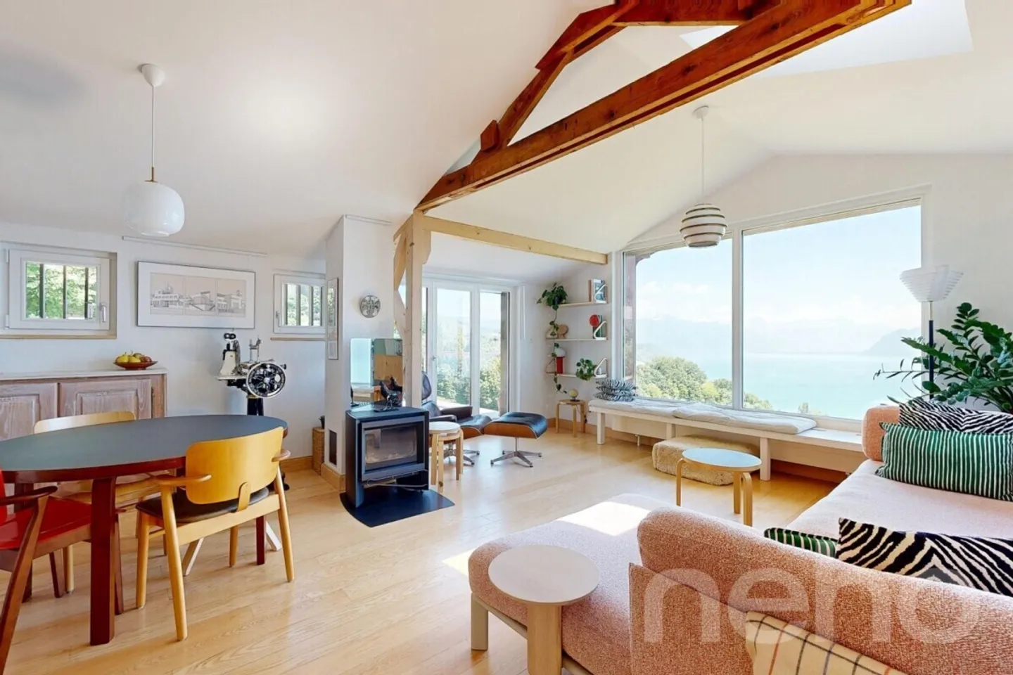 The Elegance of a Chalet between Lake, Vineyards, and Mountains - Photo 4 of 12