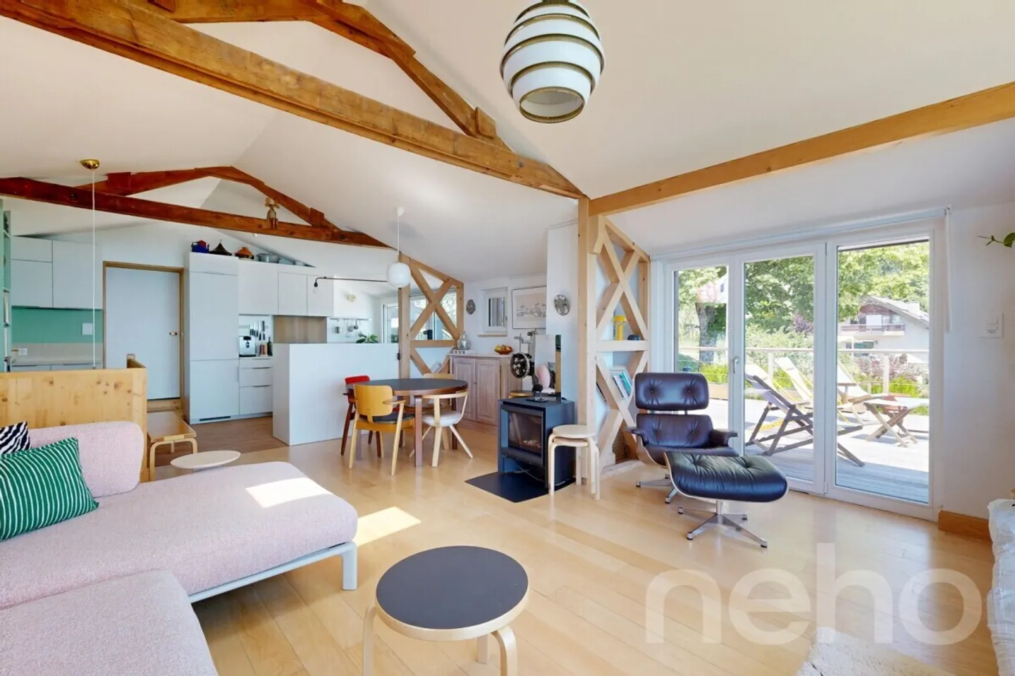 The Elegance of a Chalet between Lake, Vineyards, and Mountains - Photo 5 of 12