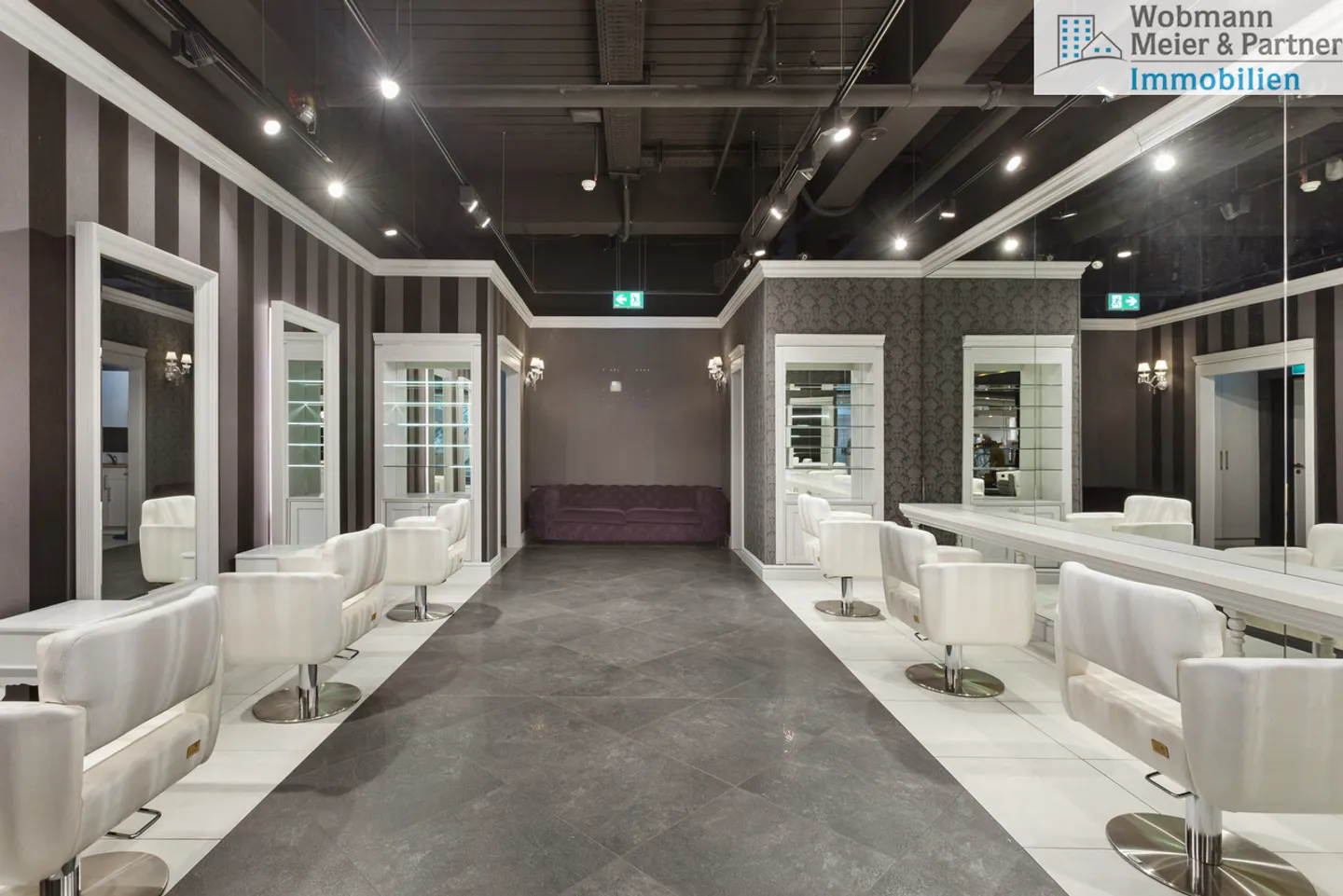 Attractive, fully equipped hair salon (74 m²) in Inside Volketswil - Photo 5 of 10