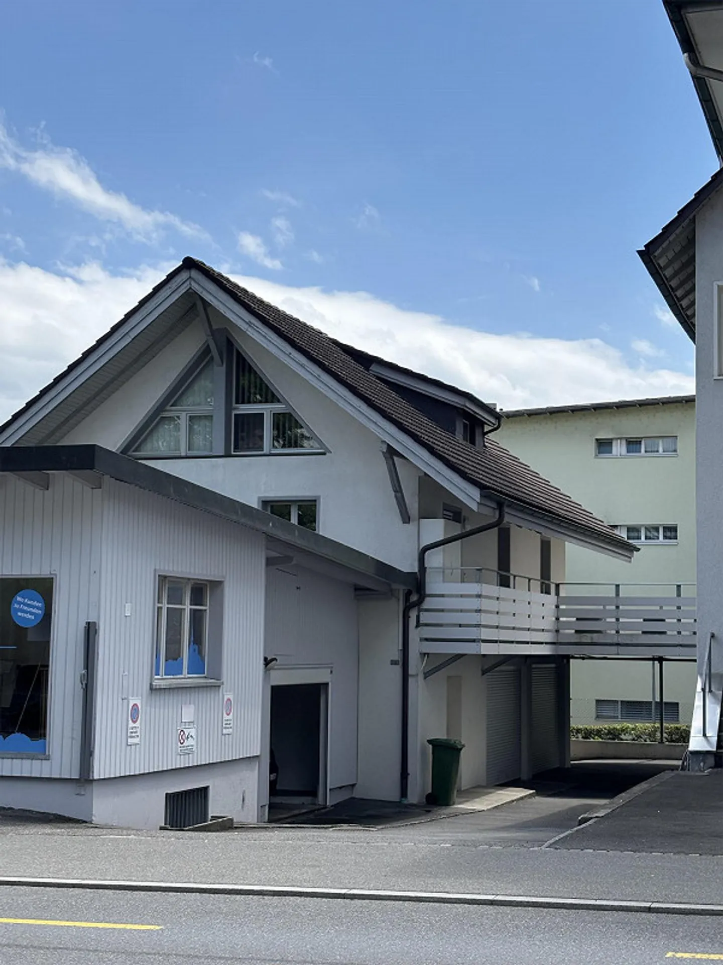 Charming 4.5-room single-family house in the center of Cham - Photo 1 of 16