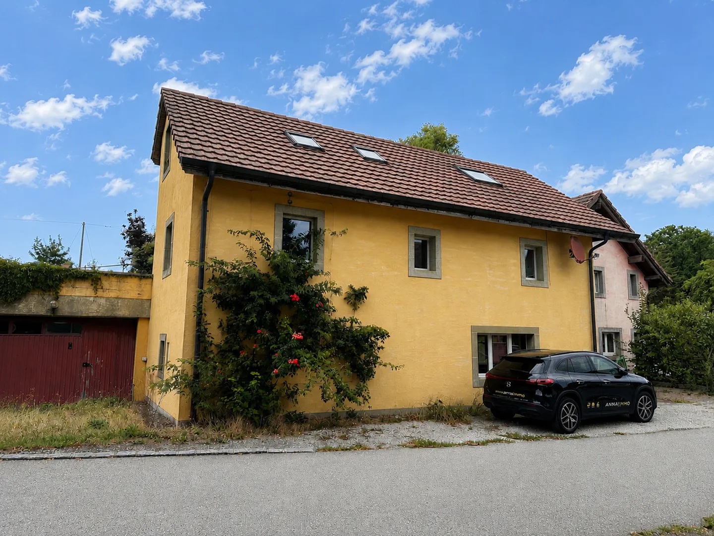 Maison familiale de 5.5 pièces - Photo 2 sur 13