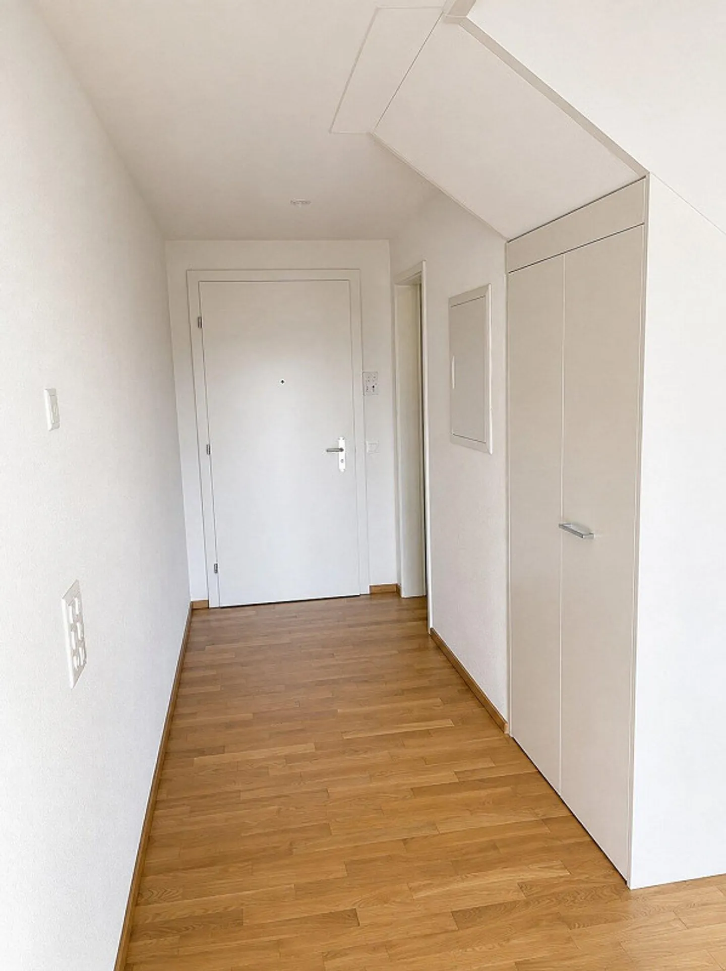 Moderne 3.5-Zimmer-Maisonette-Wohnung in Mettmenstetten zu vermieten - Foto 4 di 11